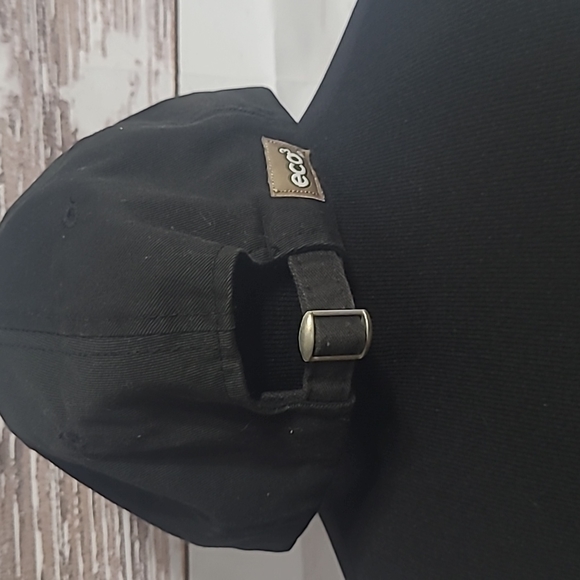 Skull with Bow cap - Picture 3 of 4